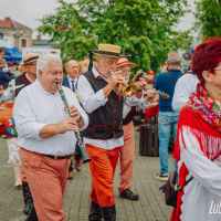 Barwny korowód dożynkowy
