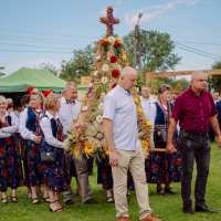 Korowód dożynkowy w Niedźwiadzie