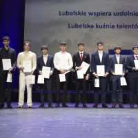 zdjęcie Stypendyści marszałka z ZS2