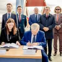 Nowa kładka oficjalnie otwarta. Będzie elektryfikacja linii kolejowej