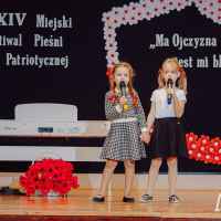 zdjęcie Młodzi patrioci na scenie