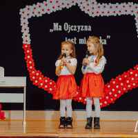 zdjęcie Młodzi patrioci na scenie