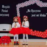 zdjęcie Młodzi patrioci na scenie