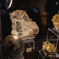 zdjęcie wystawa minerałów w Niedźwiadzie
