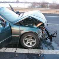 zdjęcie Uciekał przed policją, rozbił auto