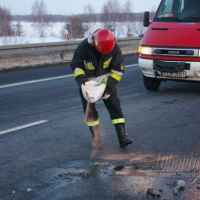 zdjęcie Uciekał przed policją, rozbił auto