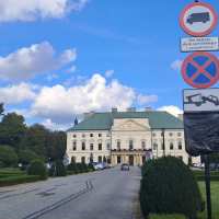 zdjęcie znaki przy starostwie