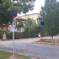 zdjęcie znaki przy starostwie