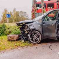 zdjęcie Zderzenie dwóch aut przy pałacu