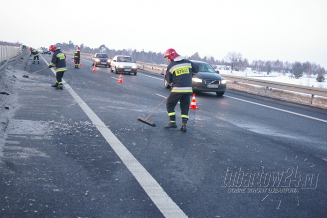 Uciekał przed policją, rozbił auto