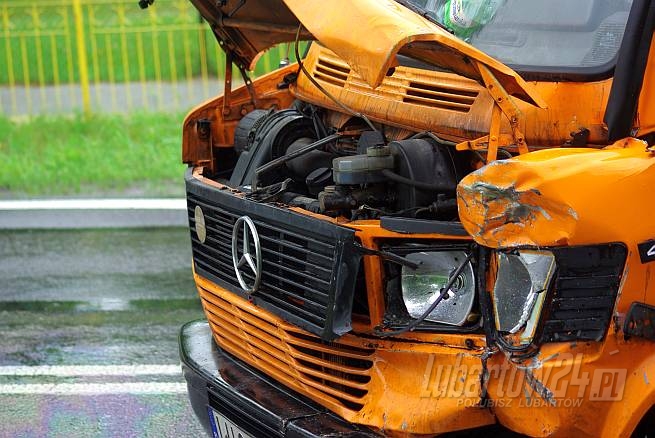 Łucka: Zderzenie Rovera z Mercedesem