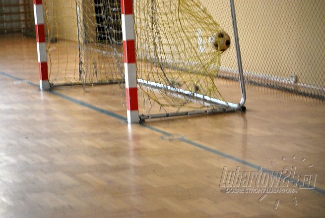 VIII Piłkarski turniej halowy wygrało Classico
