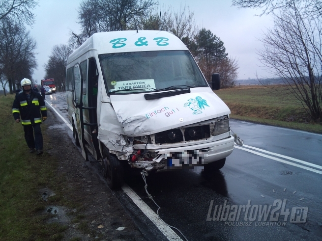Wójt Ostrówka miał wypadek. Trafił do szpitala