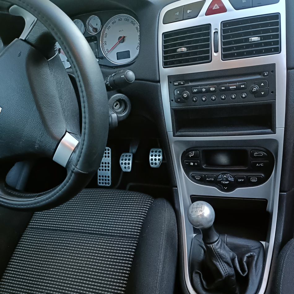 Sprzedam Peugeot 307cc sprowadzony z Holandii - zdjęcie 2