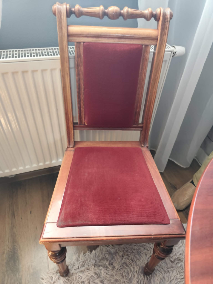 Stół drewniany okrągły rozkładany + 4 krzesła - zdjęcie 4