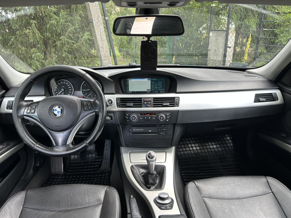 BMW E91 318i** - zdjęcie 3