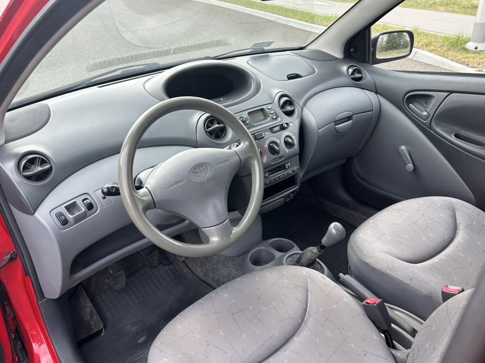 Toyota Yaris 1.0 VVT-I** - zdjęcie 5