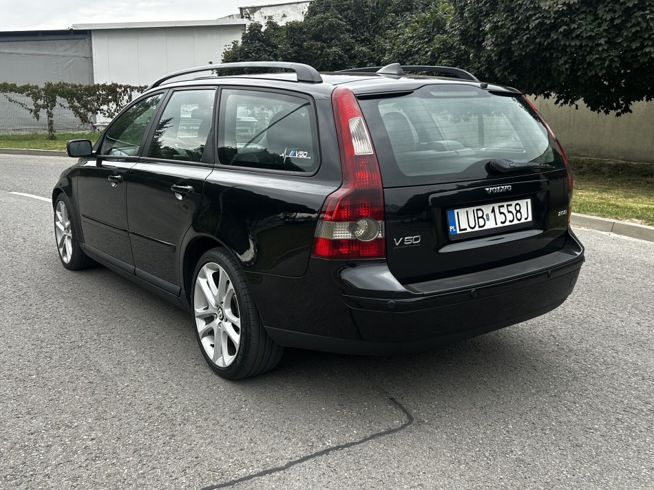 Volvo V50 2.0D** - zdjęcie 2