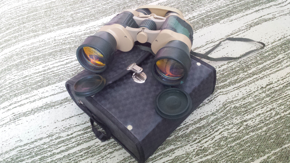 Lornetka + etui ochronne