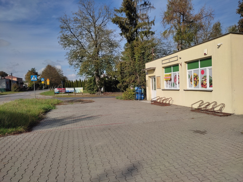 Budynek z działką Nowodwór