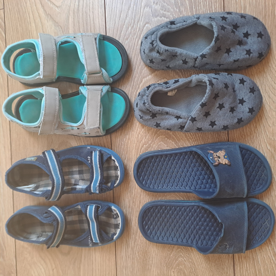 Buty, 4 pary.
