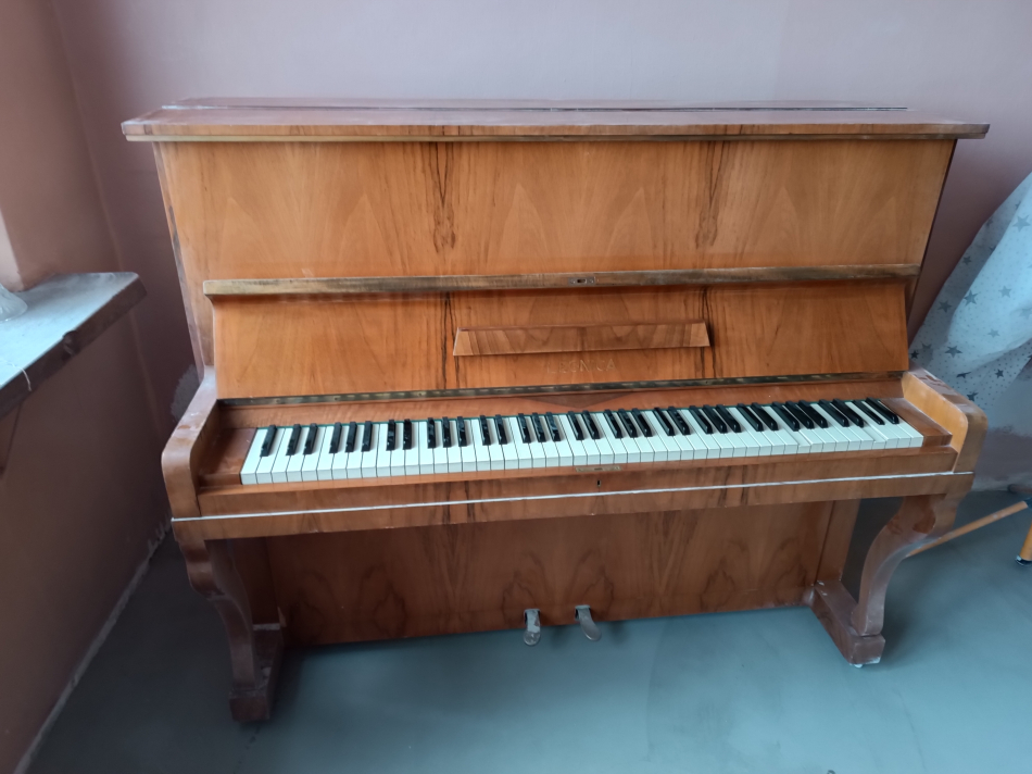 Pianino Legnica - zdjęcie 2
