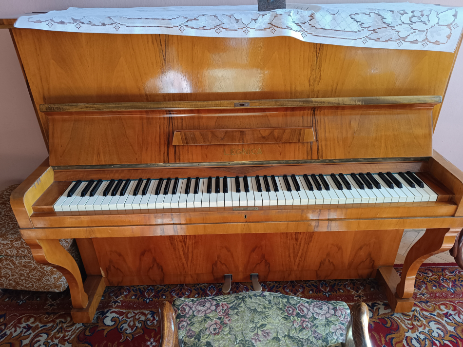 Pianino Legnica