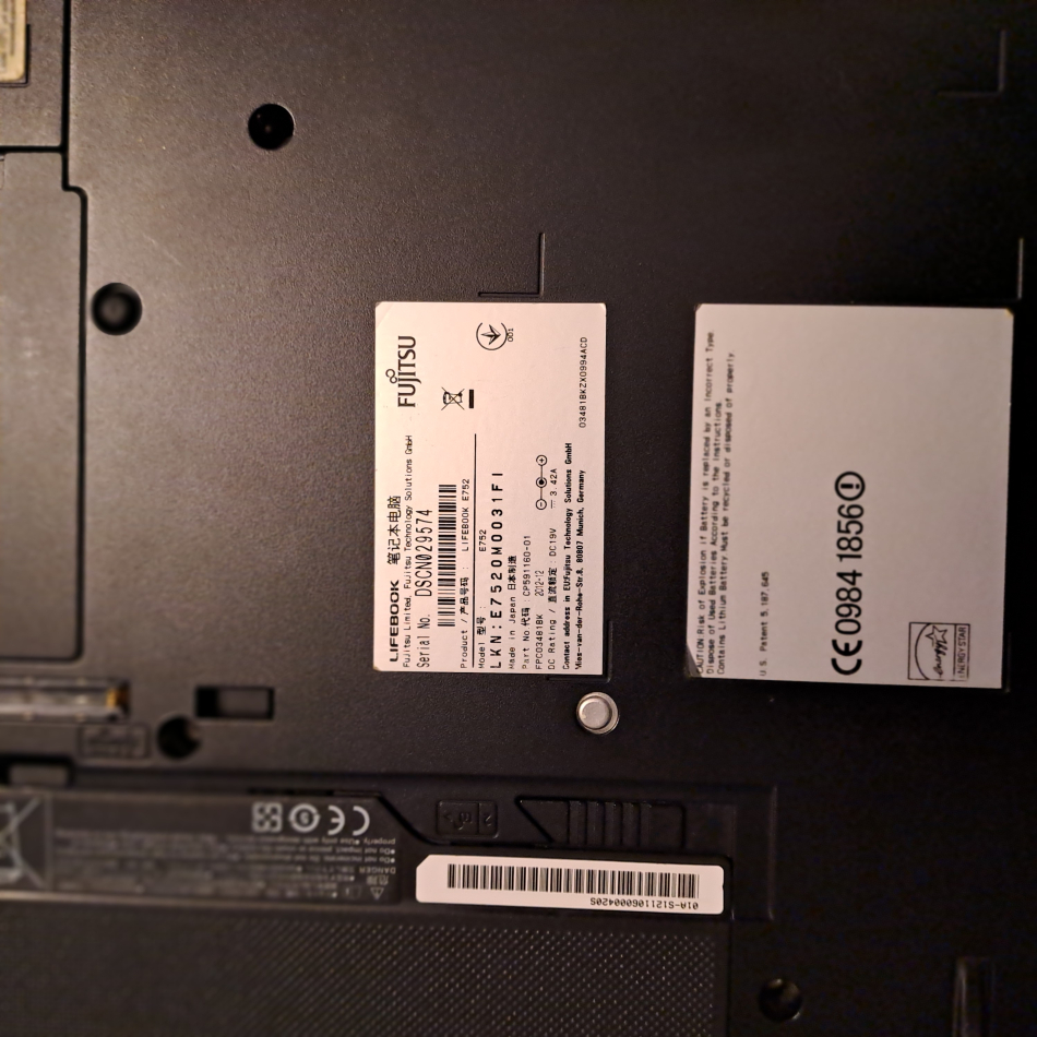 Laptop Fujitsu life book e 752 - zdjęcie 3